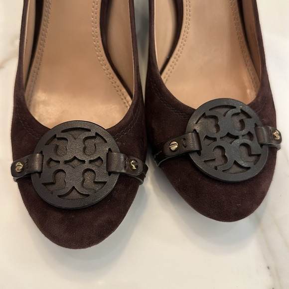 Tory Burch Heels Brown Suede - Picture 2 of 7